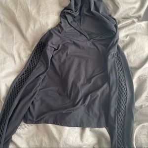 Woman’s cropped hoodie